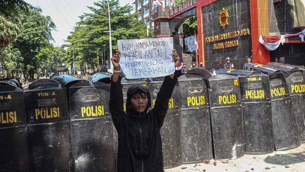 „Generation Z“-Proteste weltweit – Regime Change oder „Jugendüberschuss“? | Von Hermann Ploppa Beitragsbild