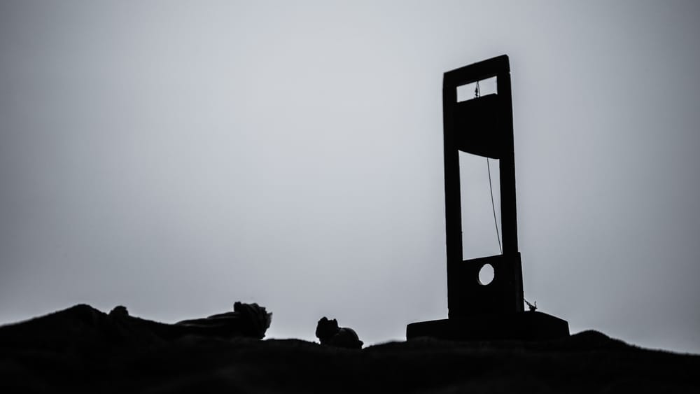 Die verbale Guillotine | Von Janine Beicht Beitragsbild