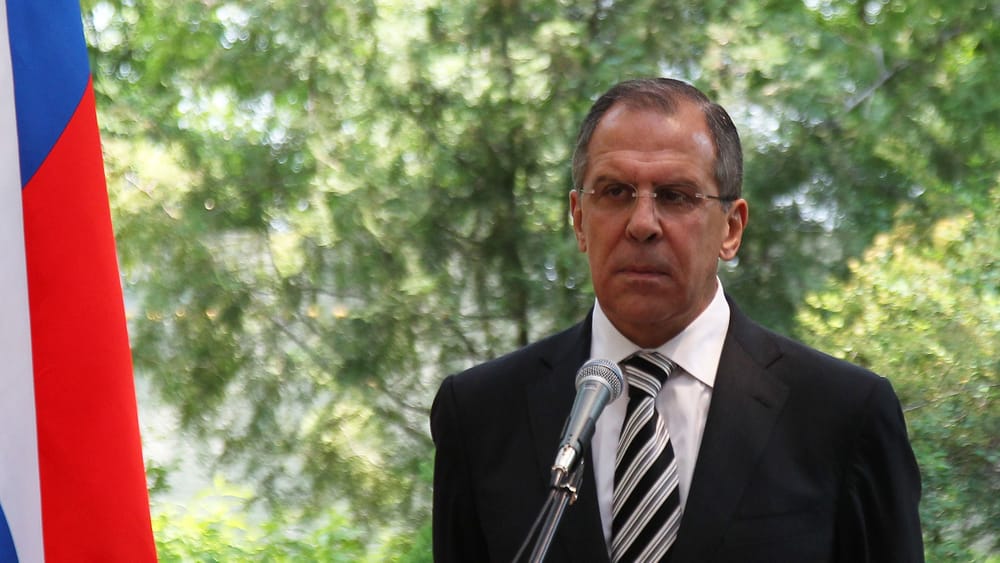 Entnazifizierung als Bedingung | Von Claudia Töpper Beitragsbild