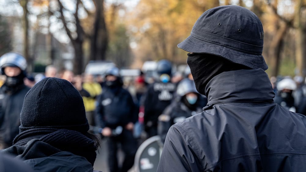 Massive Proteste überschatten Neugründung der AfD-Jugendorganisation | Von Claudia Töpper Beitragsbild