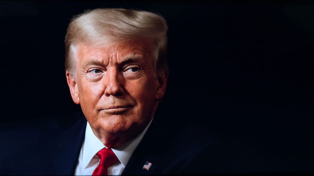 Füchse verwalten den Hühnerstall | Von Hermann Ploppa Beitragsbild