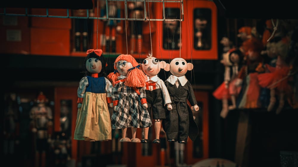 Menschen sind keine Marionetten | Von Andreas Peglau Beitragsbild