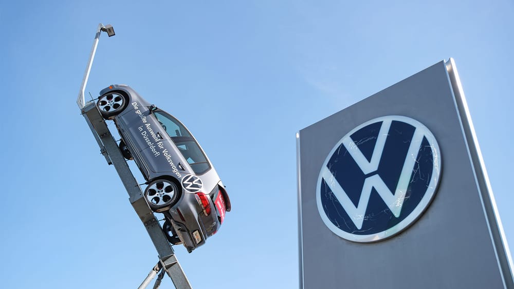 VW plant Abbau von 50.000 Stellen in Deutschland bis 2030 Beitragsbild
