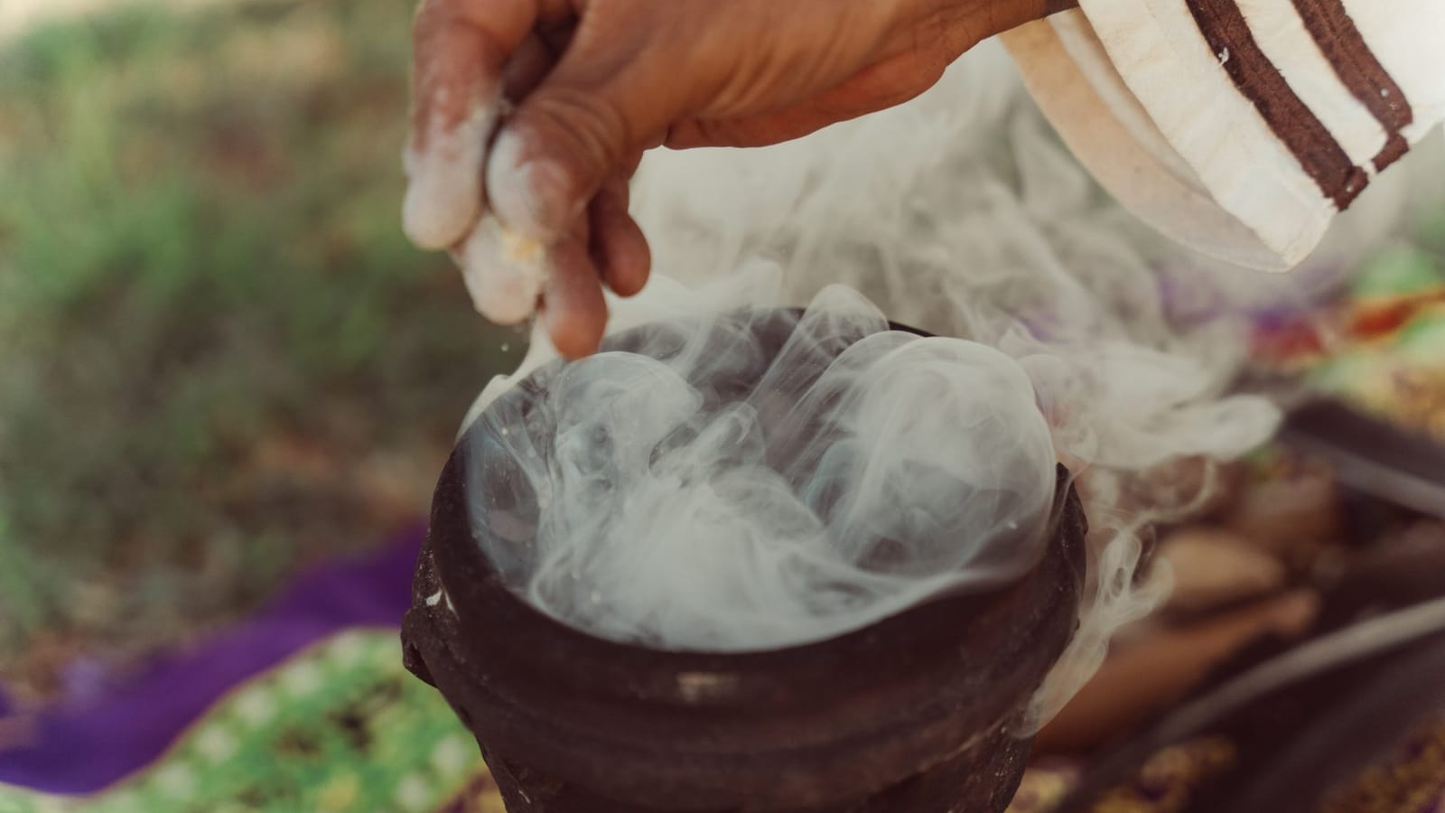 Gebt dem kriegsgeilen Pack den Ayahuasca-Tee zu trinken!