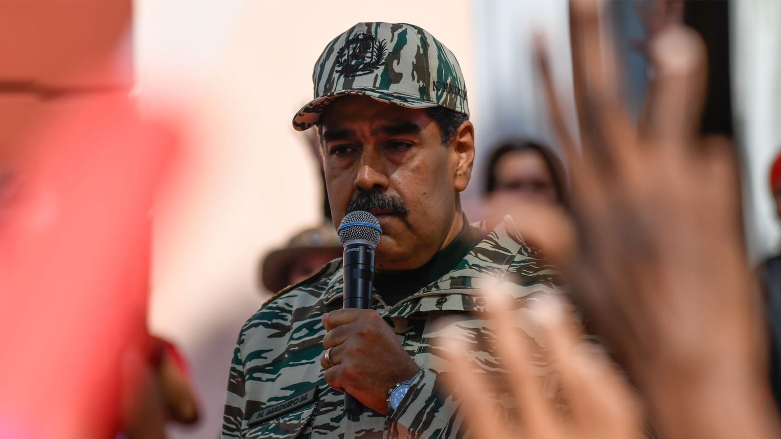 Explosionen in Caracas: Maduro ruft Ausnahmezustand aus