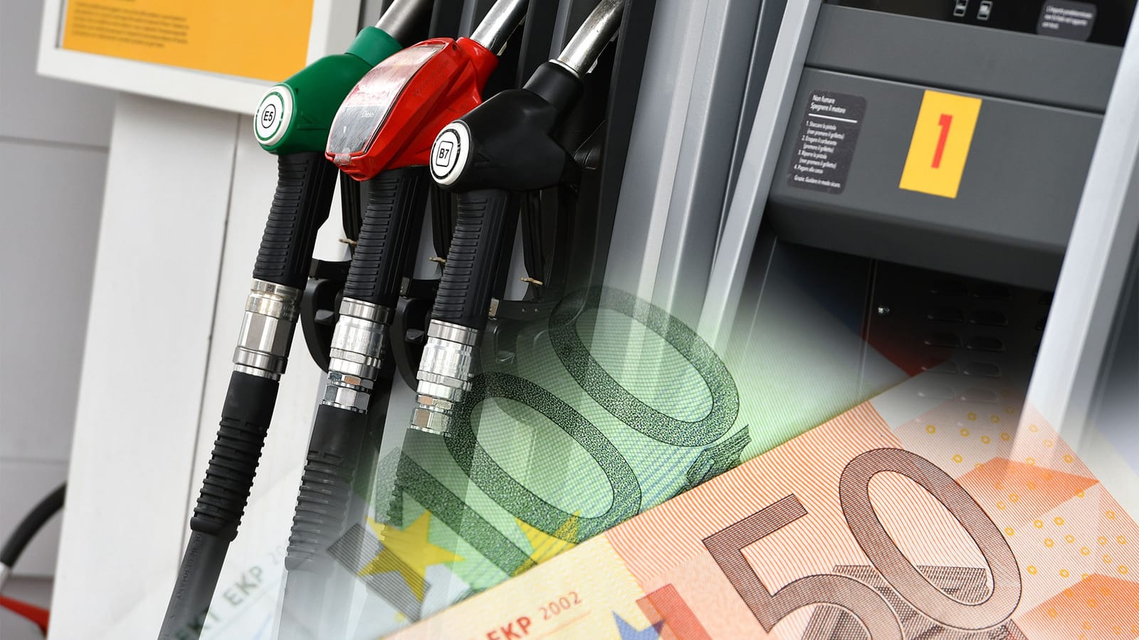 Bundestag beschließt Spritpreispaket mit Preiserhöhungsbremse