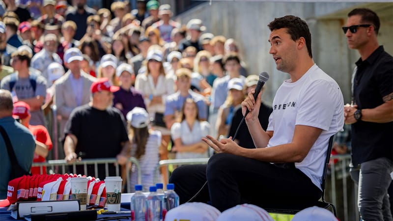 Der Fall Charlie Kirk: Warum die offizielle Version zu viele Fragezeichen aufwirft Beitragsbild